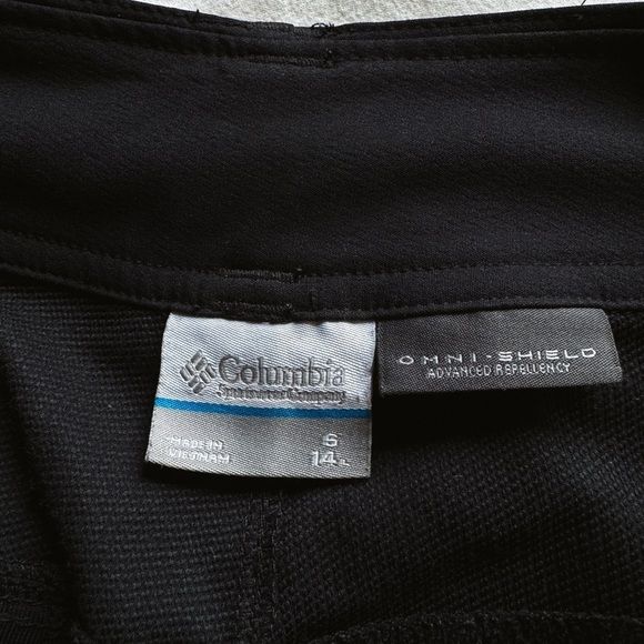 Columbia Women’s Athletic Short - Size 6 - Picture 4 of 8